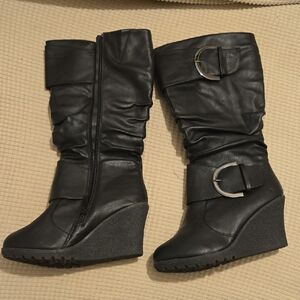 TOP Moda Black Wedge Boots with Buckle